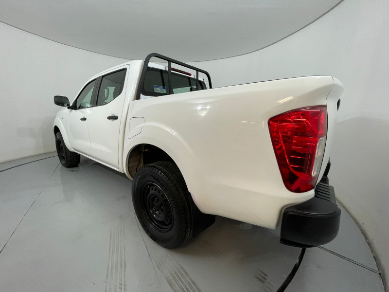 Nissan Comerciales Frontier y NP 300 Frontier Pick-Up 4 pts. Frontier SE, Doble Cab., L4, 2.5l, TM6, a/ac., VE, R-16 (cambio de línea) 2021